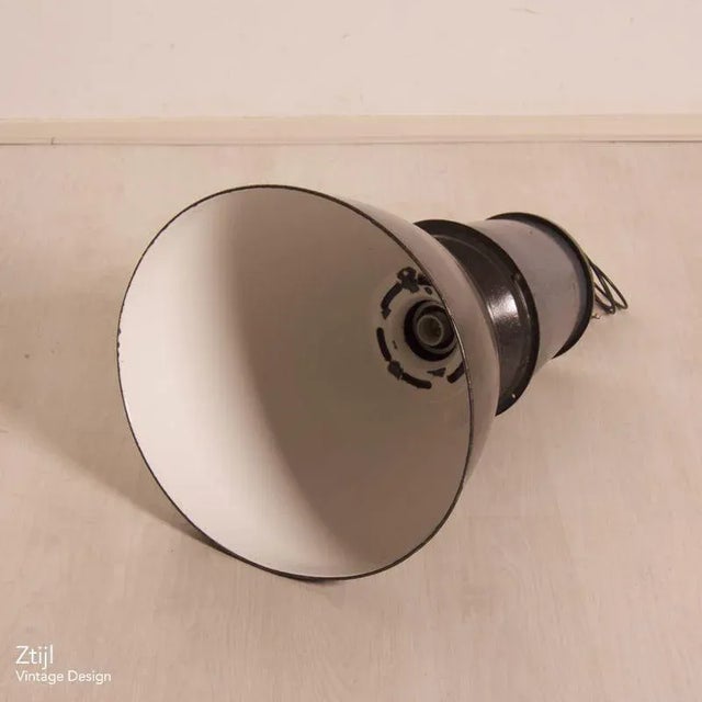 Enamel Factory Lamps from EFC, 1950s, Set of 5 For Sale - Image 4 of 13