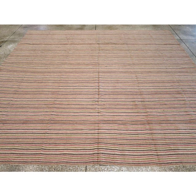 Galerie Shabab Collection Mid-20th Century Handmade Turkish Flatweave Kilim Square Room Size Carpet For Sale - Image 4 of 7