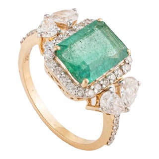 Emerald Diamond Ring Size 7 For Sale
