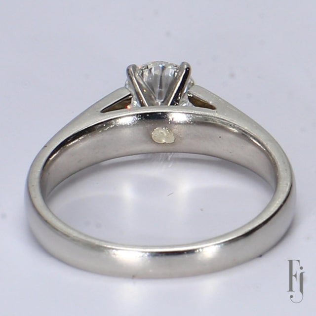 Contemporary Platinum Cathedral-Style Solitaire Ring - Size 5.75 For Sale - Image 3 of 6