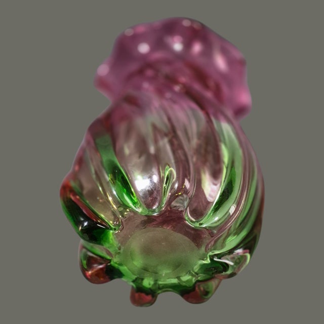 Late 20th Century Vintage Art Glass Vase Two-Tone Cranberry & Green Ruffled Top For Sale - Image 5 of 7