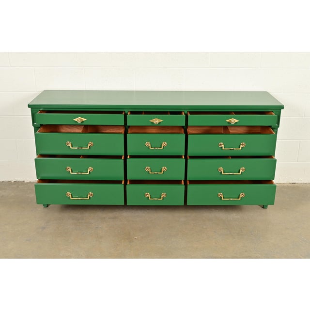 1960s John Widdicomb French Regency Louis XVI Green Lacquered Dresser or Credenza, Newly Refinished For Sale - Image 5 of 18