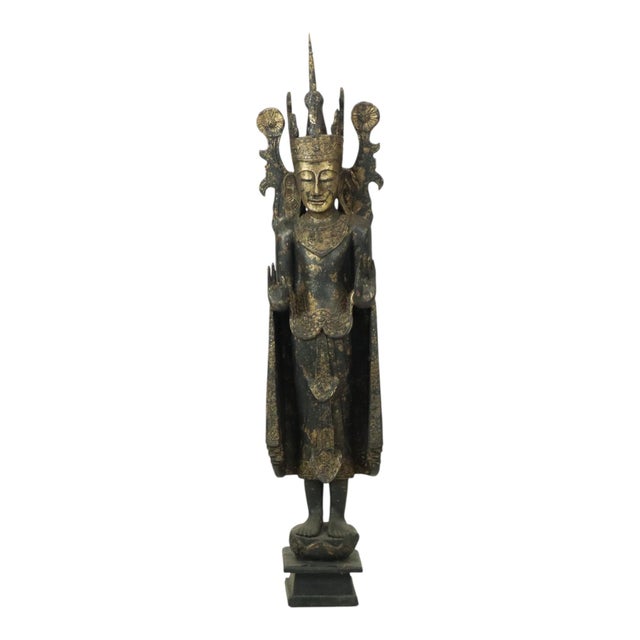 Impressive and rare large vintage Buddha on a square base, made of gilded wood, entirely in the Mandalay style, presumably...