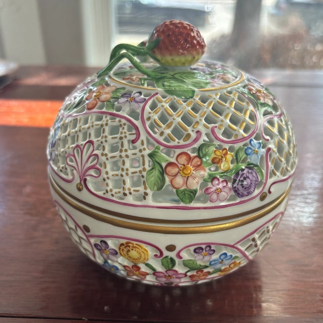 French Provincial Porcelain Reticulated Box For Sale - Image 3 of 6