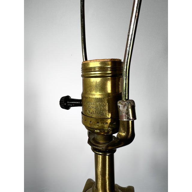 Brass Vintage Neoclassical Diamond-Cut Crystal & Brass Ionic Column Table Lamp For Sale - Image 8 of 10