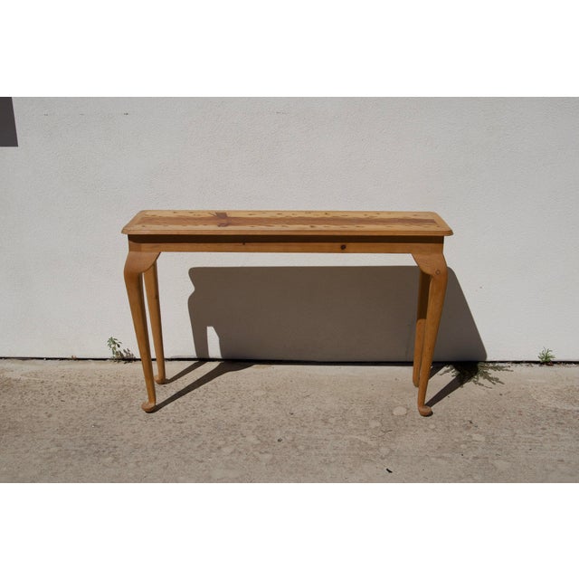 1980s 1980s Handcrafted Queen Anne Sofa Table, Fire-Figured Sugar Pine Top For Sale - Image 5 of 14