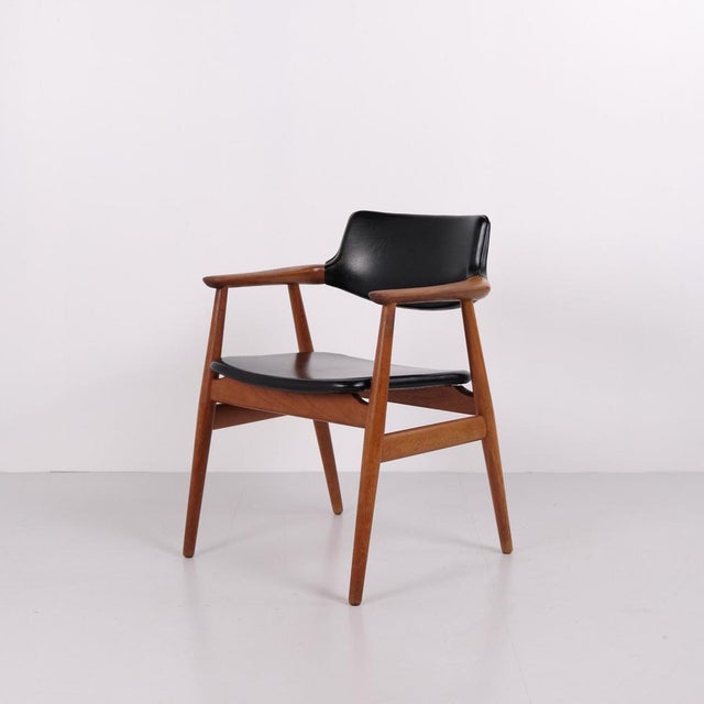 Model GM11 Dining Chairs in Teak & Black Leather attributed to Svend Aage Eriksen for Glostrup, 1960s, Set of 6 For Sale - Image 4 of 14
