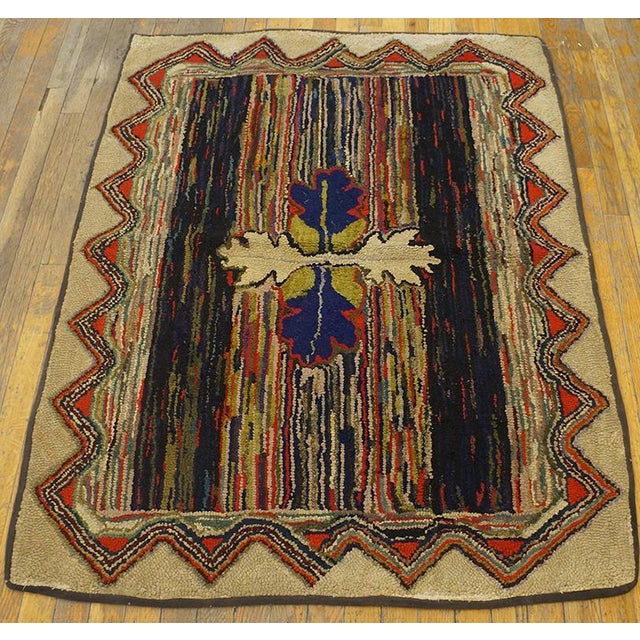 Antique American Hooked rug. Measures: 3'6" x 4'4". 1930s Antique Hand Knotted Pile Wool Floral Medallion American Usa...