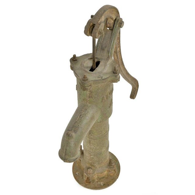 19th Century Cast Iron Water Pump For Sale - Image 3 of 7