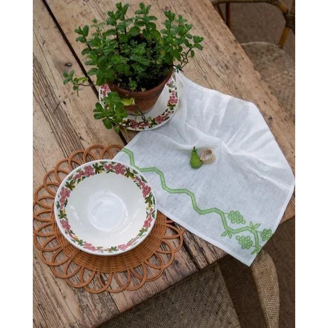 A set of four stunning hand-embroidered linen napkins, our Napa collection is the most elegant way to create an eye-...