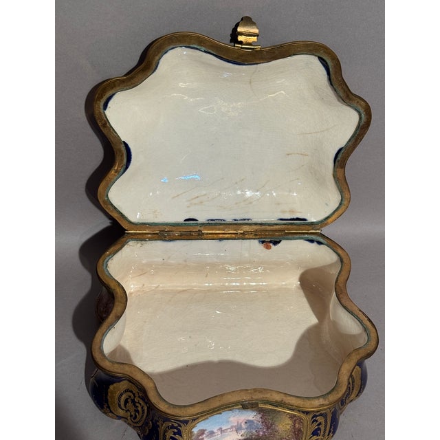 1860s Sévres French Rococo Blue Gilt Porcelain Jewellery Box For Sale - Image 14 of 17