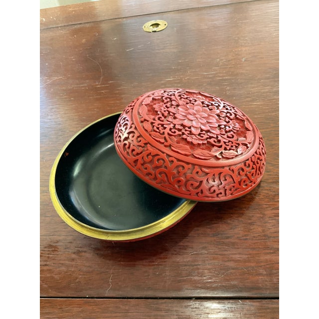 Chinoiserie Chinoiserie Cinnabar Covered Box For Sale - Image 3 of 5