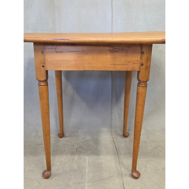 Antique New England Queen Anne Beechwood Tea Table, Porringer-Top, Circa 1800 For Sale - Image 10 of 14
