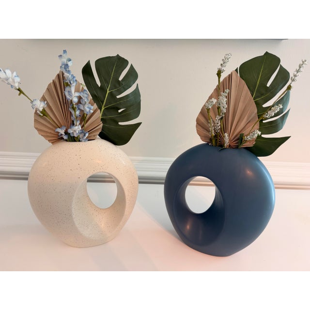 Pair of Portuguese Modernist Sculptural Donut Vases by Sporvil Ceramics | Blue & Speckled White For Sale - Image 4 of 8