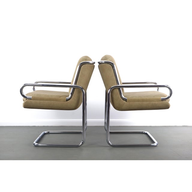 Metal Mid Century Modern Lounge Chairs in Tubular Chrome and Newer Tan Upholstery - a Pair For Sale - Image 7 of 10