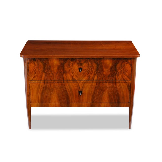 Biedermeier Chest of 2 Drawers in Walnut, 1820 For Sale - Image 3 of 11