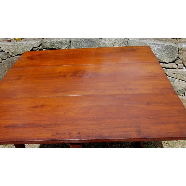 18th Century Pennsylvania Walnut Drop Leaf Table For Sale - Image 9 of 10