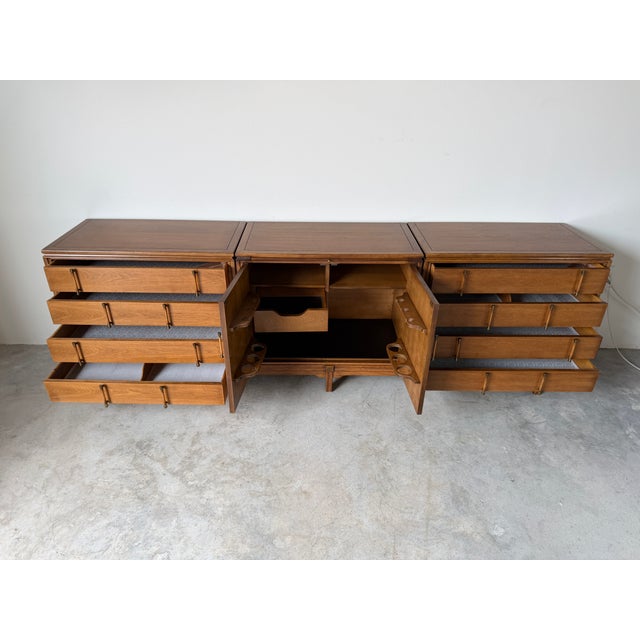 Long Mid Century Modern Thomasville Tamerlane Walnut Bar Credenza Sideboard Cabinet For Sale - Image 4 of 18