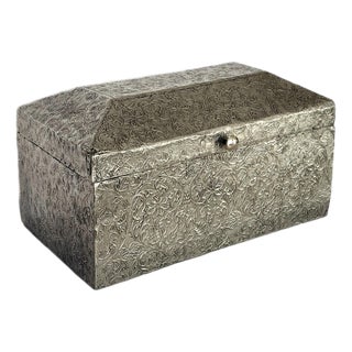 1900s Large Indian Hand-Chased Floral Metal Rectangular Silver Box For Sale