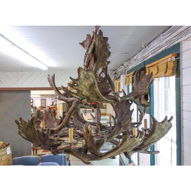 American 1990s Extremely Large Baronial Hunting Lodge Style Moose Antler Horn Chandelier For Sale - Image 3 of 11