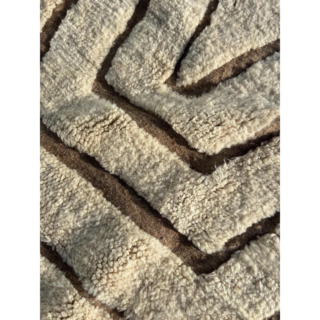 Berber Tribes of Morocco Moroccan Blanc Mrirt Rug For Sale - Image 4 of 15
