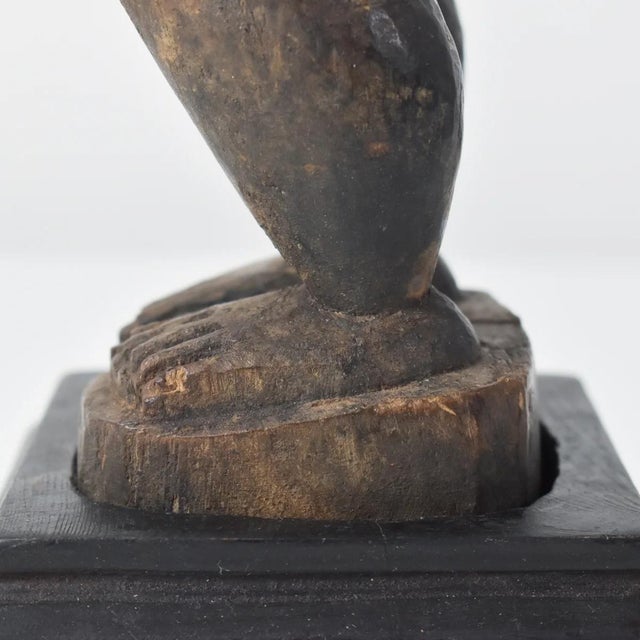 Early 20th Century Baule Wood Bearded Female Figurine On Base Côte d'Ivoire For Sale - Image 4 of 8