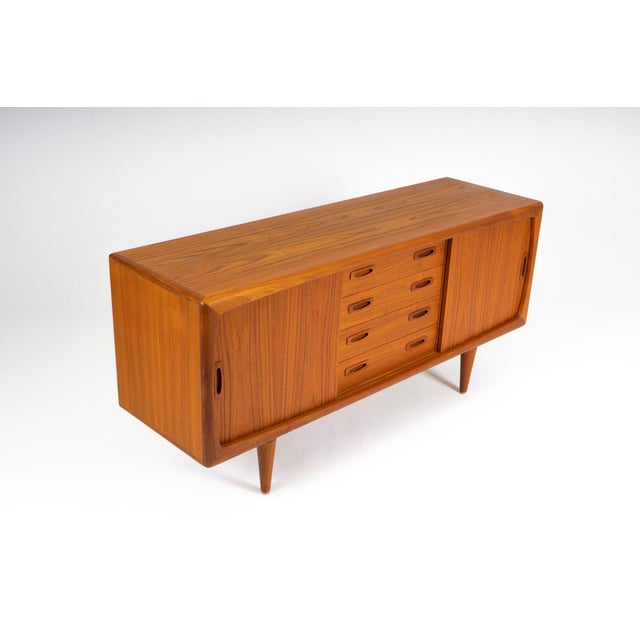 Dimensions depth 50 cm width 170 cm height 81 cm This piece has an attribution mark, I am sure that it is completely...