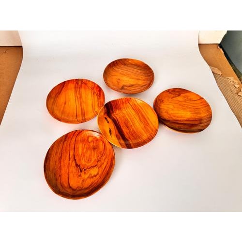 French Wooden Plates, 1960, Set of 5 For Sale - Image 6 of 7