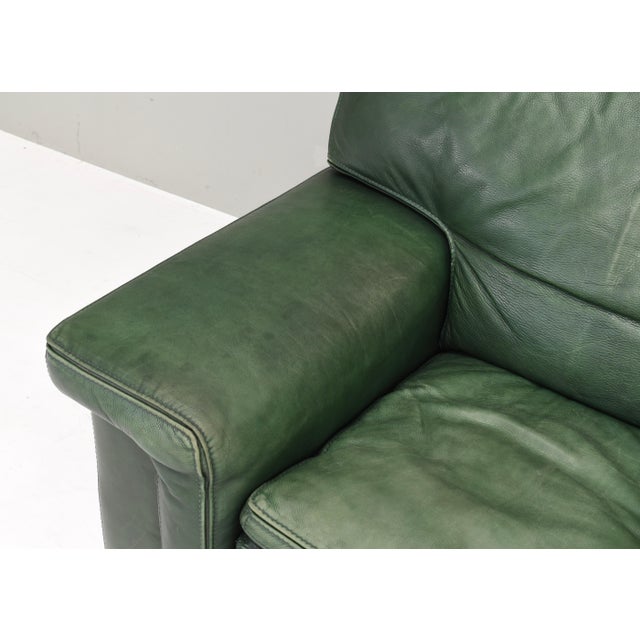 Roche Bobois Lounge Armchair in Original Green Patinated Leather 1970 For Sale - Image 9 of 17