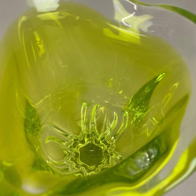 Large Abstract Yellow Green Murano Glass Vase, Italy, 1970 For Sale - Image 11 of 18
