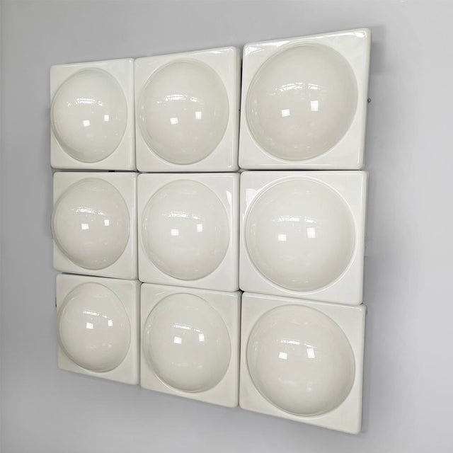 Italian Modern Wall Lamps in White Plastic from L. & G. Pancaldi, 1980s, Set of 9 For Sale - Image 3 of 17