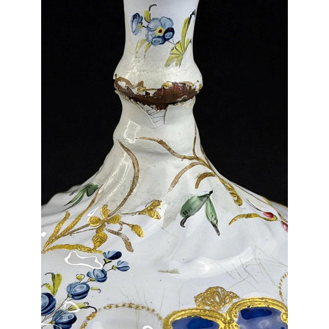 Enamel Candlestick attributed to South Staffordshire / Bilston, 1765-1775 For Sale - Image 9 of 13
