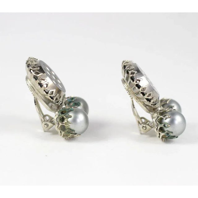 1950s 1950s Grey "Pearl" and Black Necklace and Earrings For Sale - Image 5 of 9