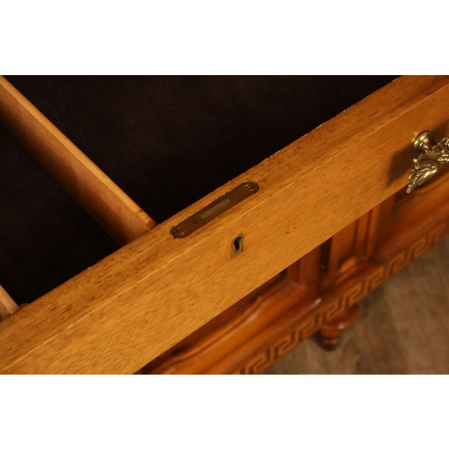 Daniel Jones Inc. Custom Regency Style Bookcase or China Cabinet For Sale - Image 10 of 18