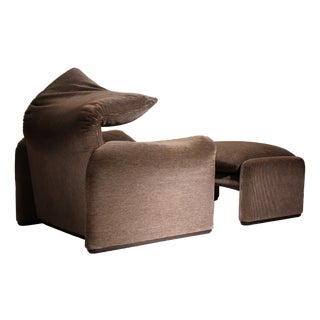 Set of Maralunga Lounge Chair and Ottoman by Vico Magistretti for Cassina, Italy, 1973 For Sale