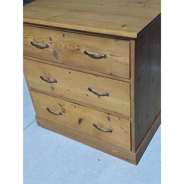 Late 19th Century Antique Pine Three Drawers - Chest of Drawers From England For Sale - Image 5 of 18