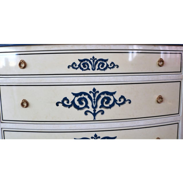 1990s Marble Top Oval Dresser & Bedside Tables, Set of 3 For Sale - Image 5 of 7