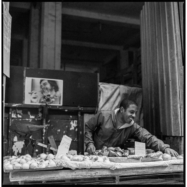 Not Yet Made - Made To Order Paul Cooklin, Happy Faces, Che Guevara & Fruit Seller, Havana, Edition of 50 For Sale - Image 5 of 5