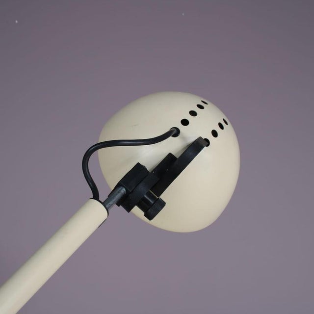 White Dobermann Floor Lamp by Elio Martinelli for Martinelli, Italy, 1970s For Sale - Image 8 of 12