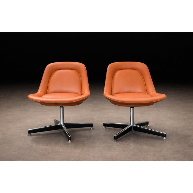Pair of “Pollock” Armchairs by Forma, Aluminum & Leather, Brazil, 1970s - Lot 153 For Sale - Image 9 of 15