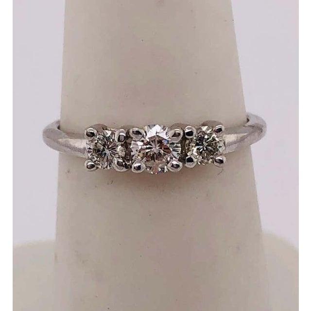 14 Karat Gold Three-Stone Diamond Engagement Anniversary Bridal Ring 0.75 TDW, Size 6.25 For Sale - Image 4 of 10