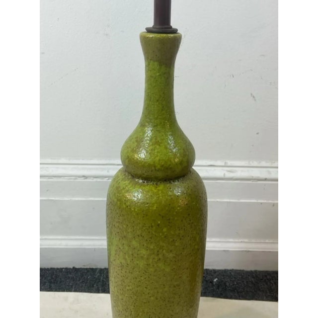 Mid Century Ceramic Lamps With Original Reed & Textile Shades - A Pair For Sale In Philadelphia - Image 6 of 8
