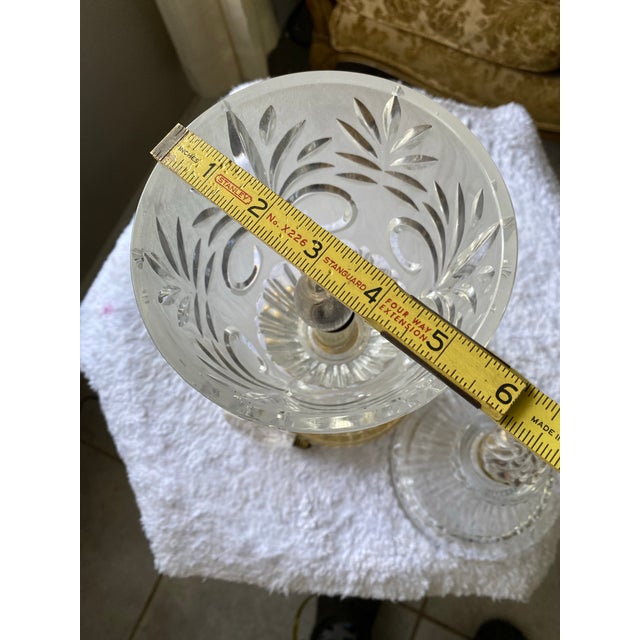 Vintage Crystal Table Lamp With Hand-Etched Botanical Motif, Cut Crystal Details & Finial Floral Designs For Sale - Image 10 of 12