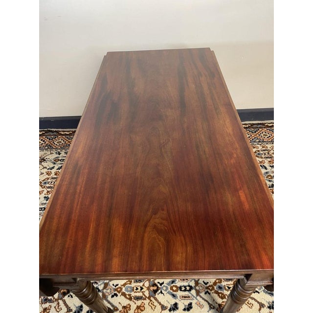 Now available in our showroom, this absolutely beautiful 19th-century Pembroke table is a true testament to classic design...