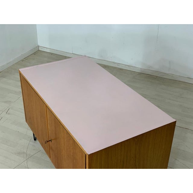 Mid-Century Modern Chest of Drawers in Oak For Sale - Image 6 of 10