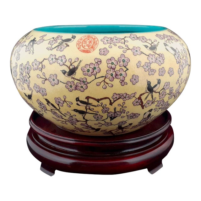Early 20th Century Chinese Porcelain Da Ya Zhai Bird and Flower Bowl For Sale