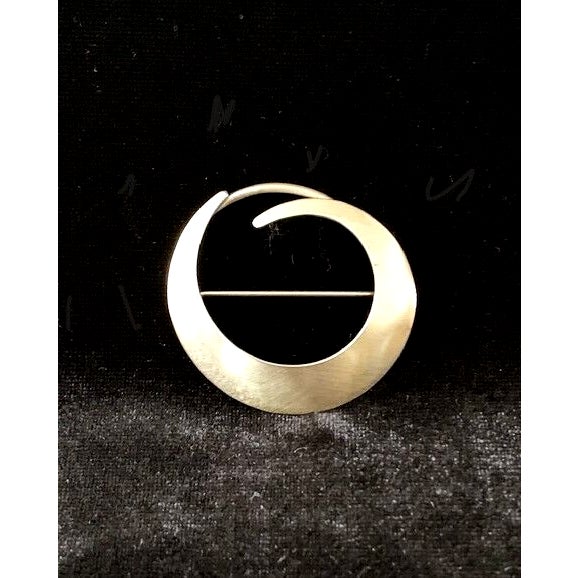 This lovely 1970s BEAU Sterling Modernist Circle Swirl Pin / Brooch will be a fabulous addition to any vintage jewelry...