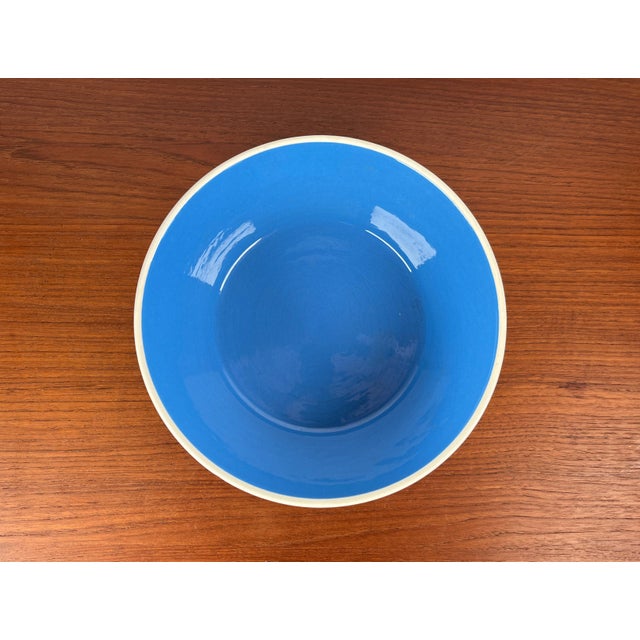 Mid-Century Minimalist Ceramic Fruit Bowl, 1960s, in Very Good conditions. Designed 1960 to 1969