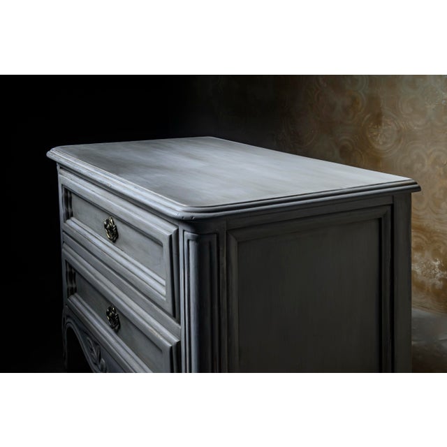 French Provincial 1966 Drexel French Provincial Ivory Painted Wood Nightstands (Pair) For Sale - Image 3 of 11