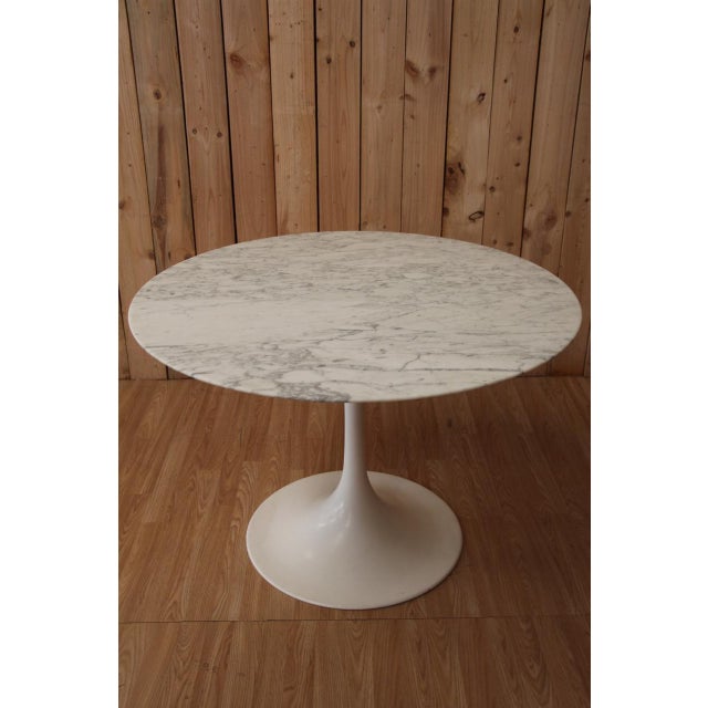 Round Tulip Table with Calacatta Marble Top by Eero Saarinen for Knoll, 1960s For Sale - Image 9 of 9